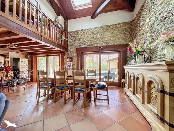 Maison 6 pièces 180 m²