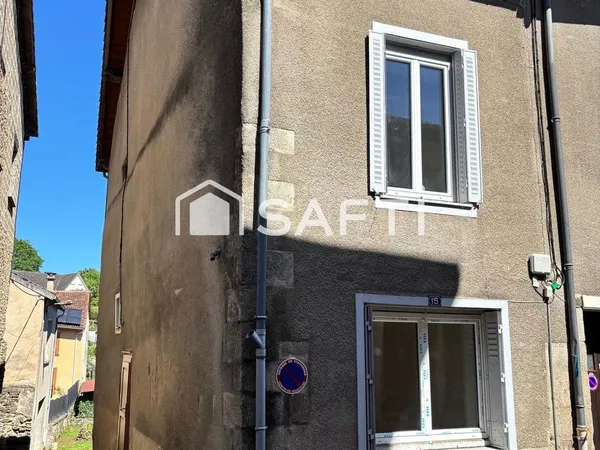 maison de bourg de 79 m² rénovée avec petit extérieur