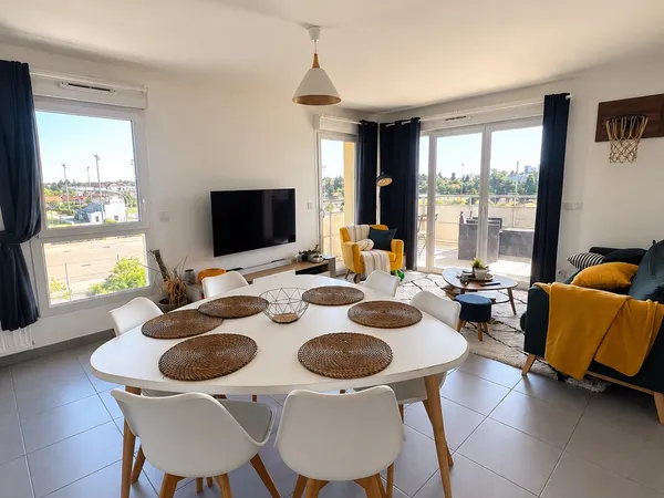 T3 meublé 64 m² - Terrasse - Garage - Dernier étage - Vénissieux