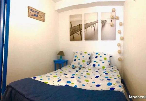 T1bis rue saint Claude -vieux port-dispo à l'année