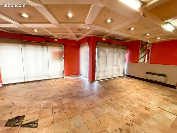 Local commercial 135 m²