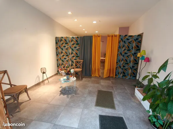 Local commercial 60 m² - Centre-ville de Souillac - Lumineux