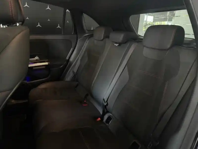 Mercedes Gla 250 e amg line — photo 32