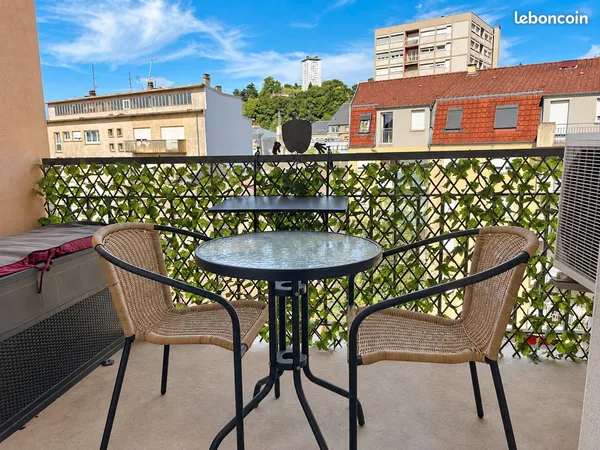 Appartement avec Ascenseur/ Balcon / Climatisation