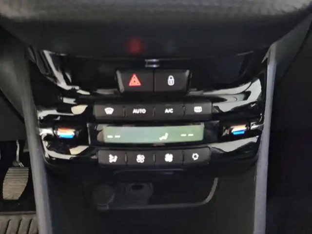Peugeot 2008 puretech 130ch s&amp;s bvm6 — photo 27