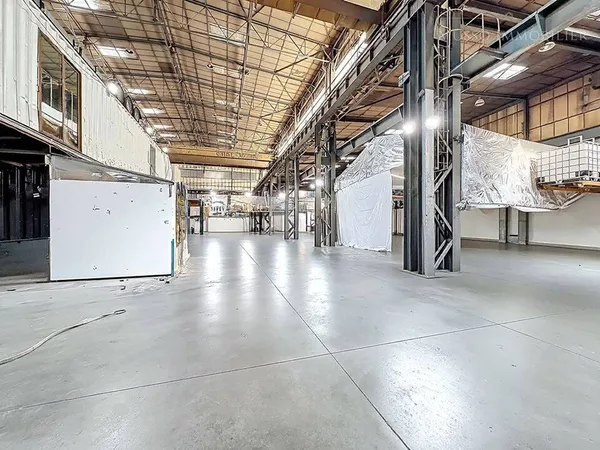 Local commercial 800 m²