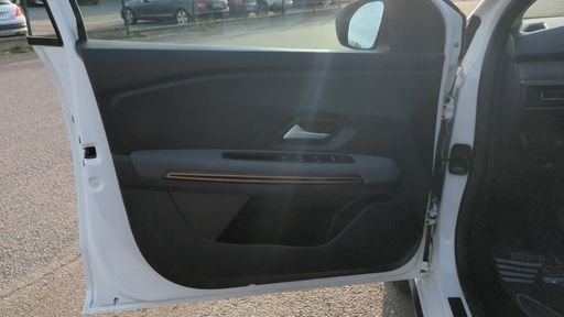 Dacia Jogger 1.0 ECO-G 100 - Extreme – 2024 – 57446 km – Bicarburation essence GPL – Boîte Manuelle — photo 26