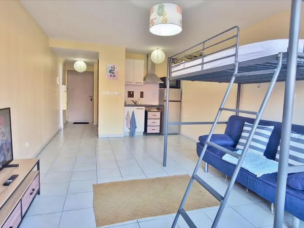 Studio 1 pièce 28 m²