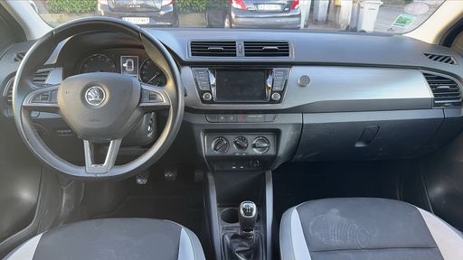 Skoda Fabia Combi 1.2 TSI 90 - Ambition – 2016 – 98168 km – Essence – Boîte Manuelle — photo 19