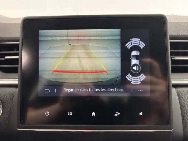 Renault Captur e-tech 145 - 21 — photo 24