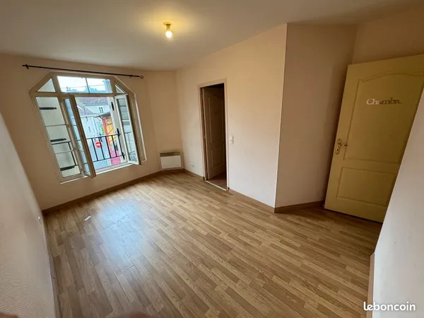 Appartement 3 chambres proche Vendome rénové récemment