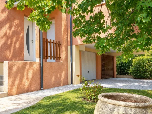 Maison à vendre 4 pièces MONTAUBAN (82) avec jardin, garage, carport et terrasse