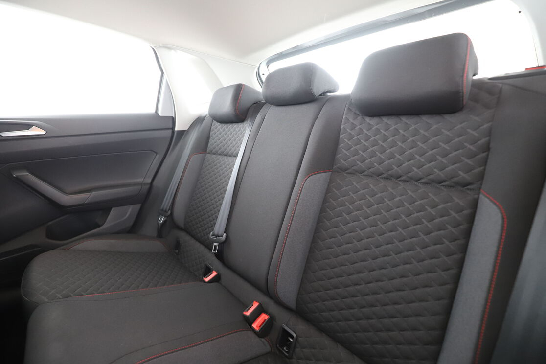 Volkswagen Polo 1.6 TDI Connect — photo 13
