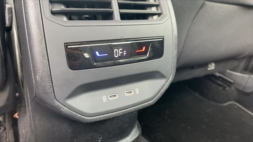 Seat Leon 1.0 TSI 110 - Business – 2022 – 63971 km – Essence – Boîte Manuelle — photo 1