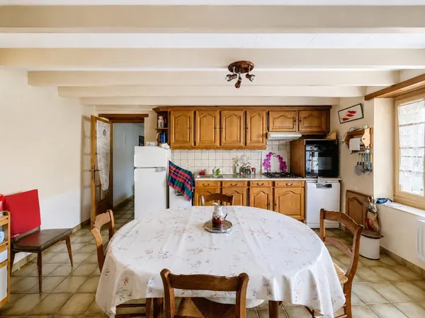 Authenticité, charme et petit budget : une maison prête à accueillir vos projets !
