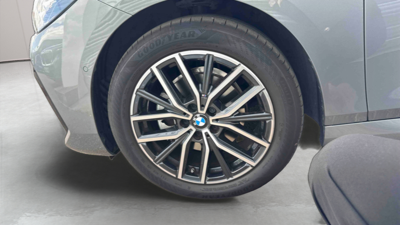 BMW Active Tourer 220i 170 ch DKG7 — photo 18