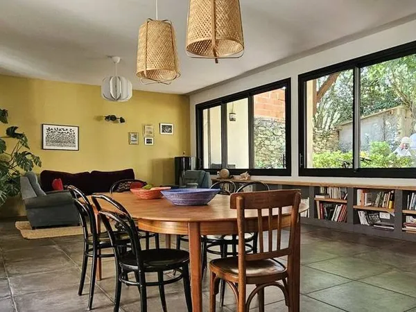 Bureau 4 pièces 134 m²
