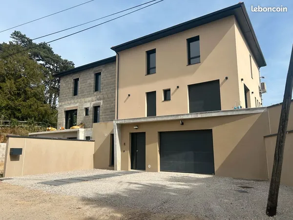 Maison 2025 - 120 m² - garage 65 m² - secteur l'hopital/la carra