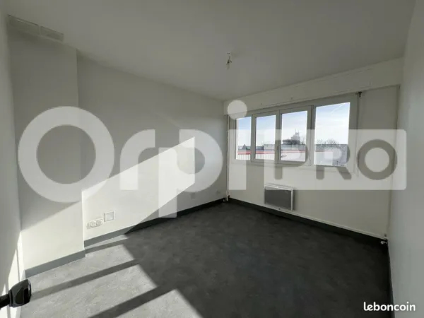 Bureau 45 m²