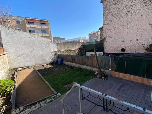 Maison de ville garage et jardin