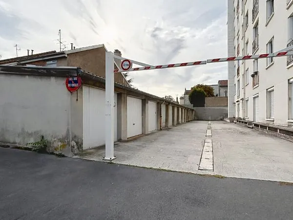 Parking/box REIMS