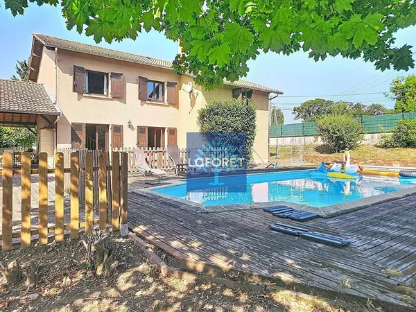 Maison 7 pièces 160 m²
