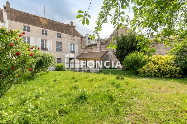 Maison 8 pièces 307 m²