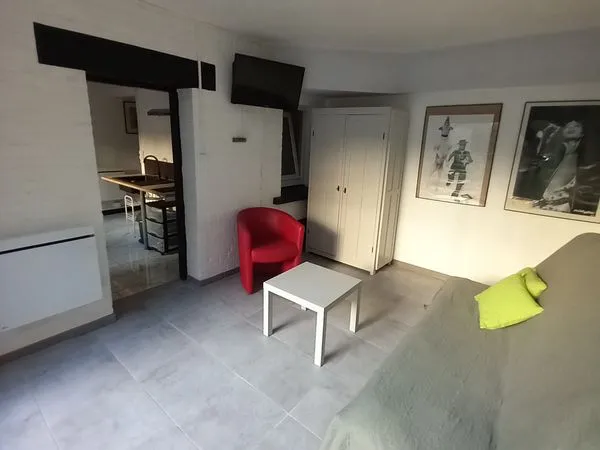 Studio 1 pièce 28 m²
