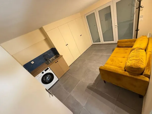 Appartement 7 pièces 12 m²