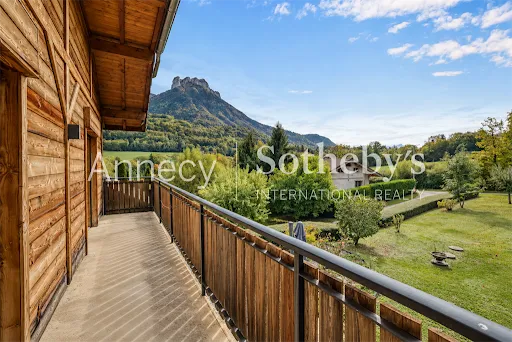 Maison 6 pièces 161 m²