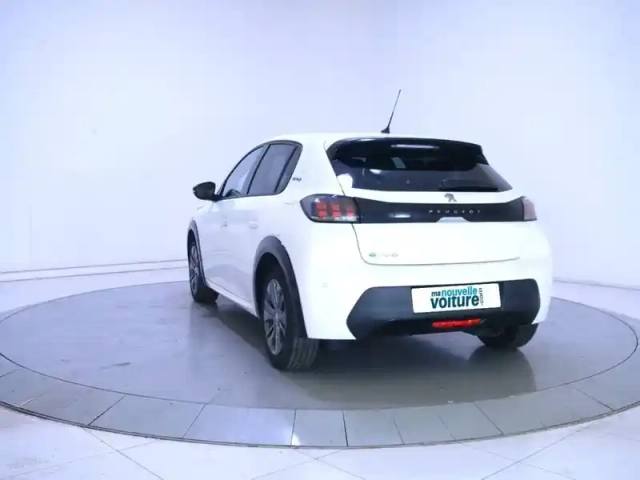 Peugeot 208 electrique 50 kwh 136ch — photo 7