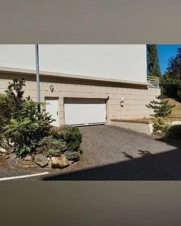 Location box dans garage fermé