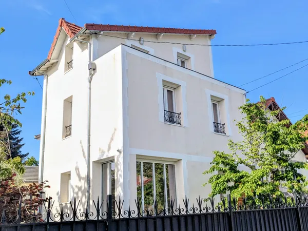 Vends maison rénovée avec prestations de qualité