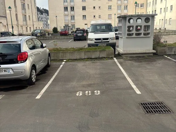 À louer - Place de parking sécurisée - Centre-ville Tours / Vieux Tours