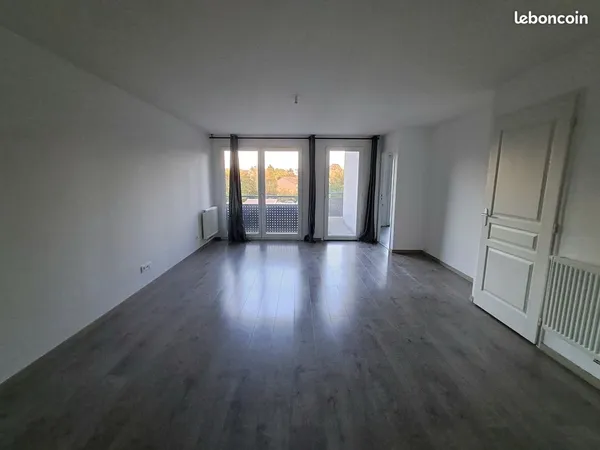 Beau T2 avec parking et balcon