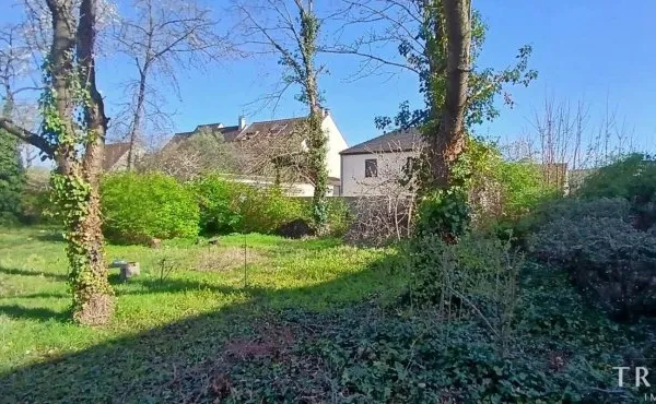 TERRAINS A VENDRE - CONSTRUCTIBLES