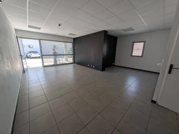 Local commercial 60 m²