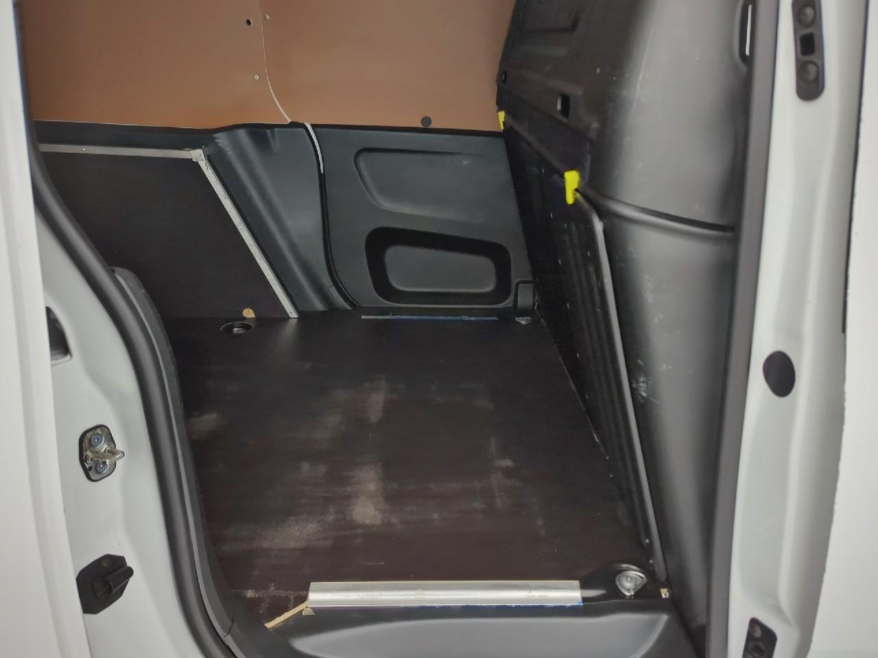 Citroën Berlingo van m 650 bluehdi 130 s&s eat8 driver — photo 10