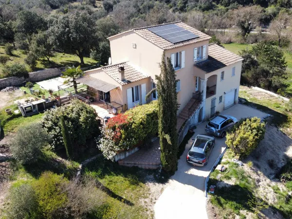 Maison avec dépendances 7 pièces 40 m²