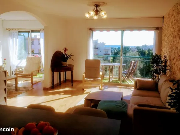 Appartement T3 vue mer et iles de Lerins