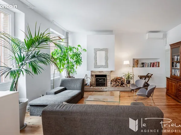 Maison 8 pièces 262 m²