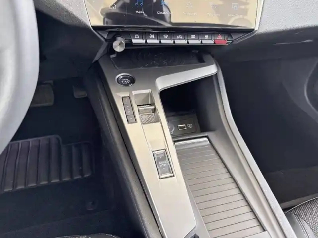 Peugeot 308 electrique 54 kwh 156ch — photo 51