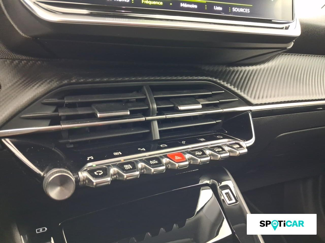 Peugeot 2008 1.2 puretech 130ch s&s roadtrip eat8 — photo 15