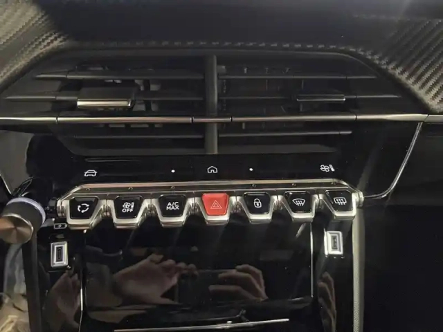 Peugeot 2008 puretech 100 s&amp;s bvm6 — photo 28