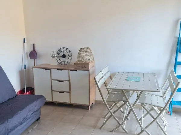 Studio meublé et équipé a louer au mois