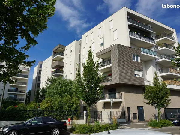 Location F3 de standing Neudorf ascenseur possibilité de parking
