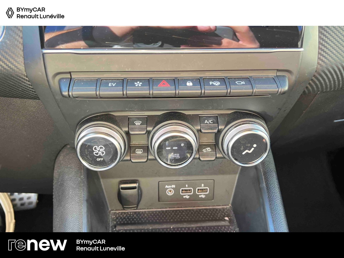 Renault Captur E-Tech 145 - 21 — photo 21