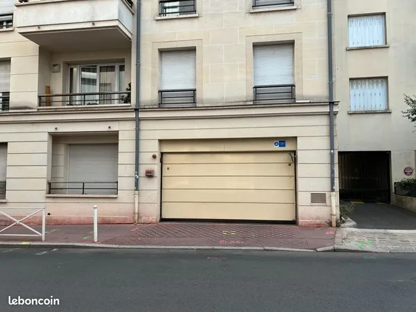 Place de parking à Montrouge (métro Barbara)