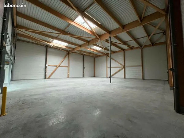 LOCAL D'ACTIVITE 7131 m² COURTRY