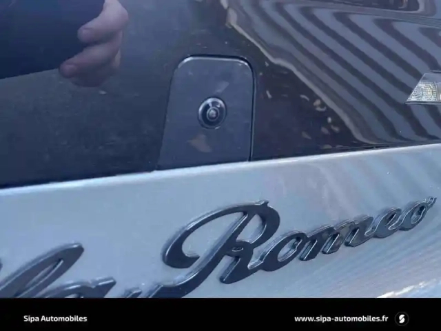 Alfa Romeo Junior 1.2 ibrida 145 ch e-dct6 q4 — photo 63